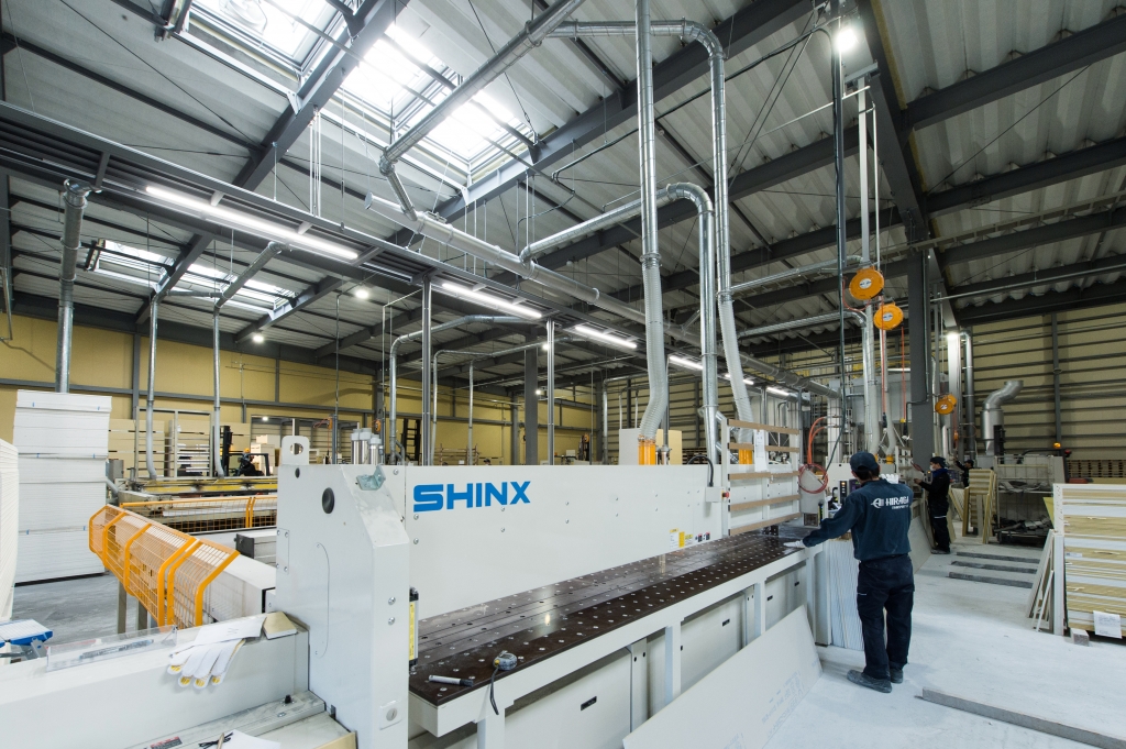 住宅資材加工スタッフ