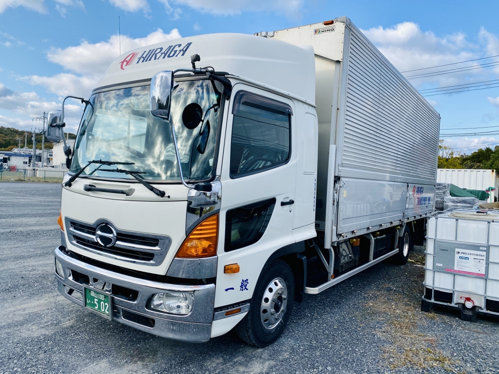 近距離の工場間輸送ドライバー